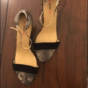 JustFab snake skin color with black size 10 wedges